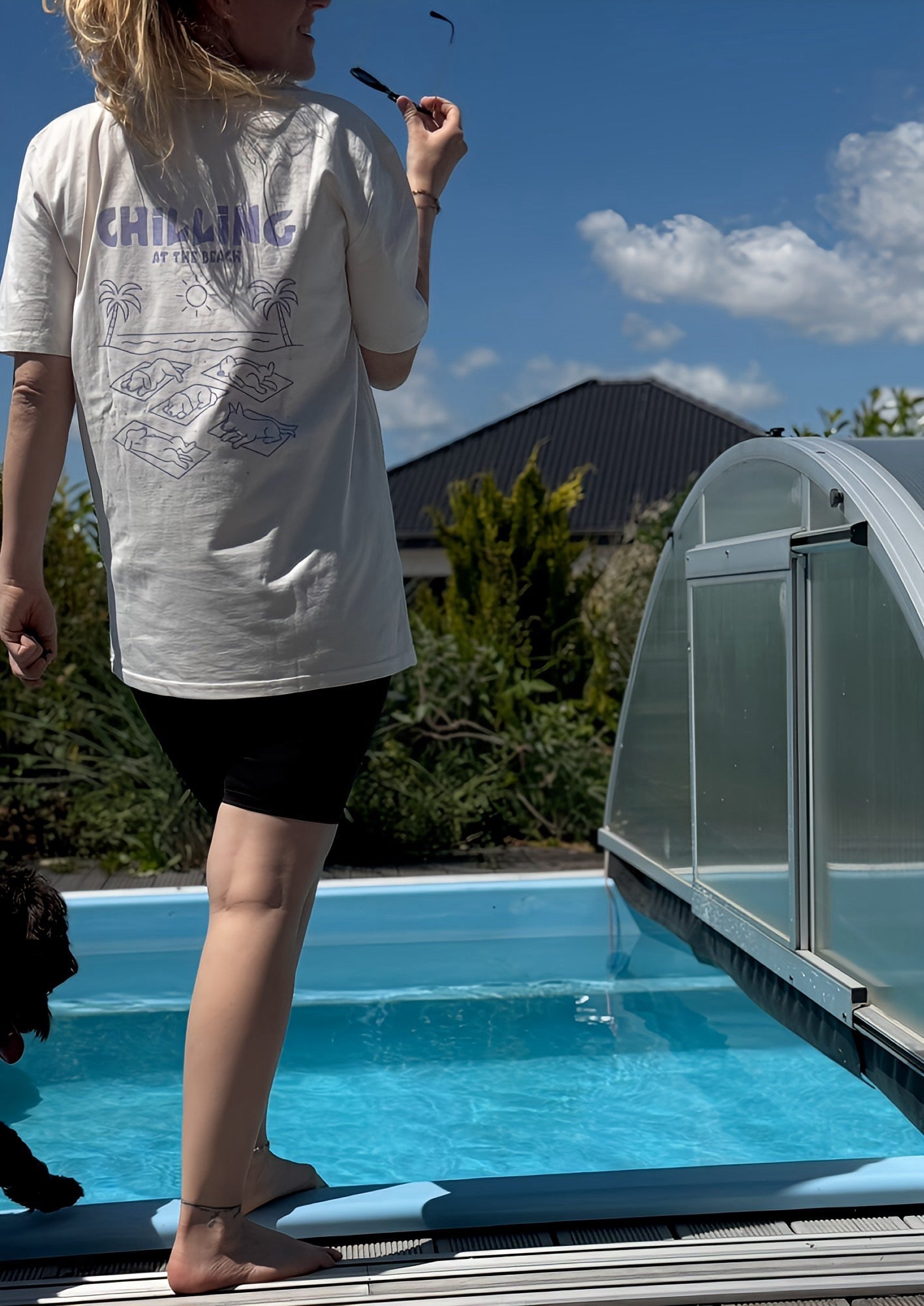 Chilling at the Beach – T-Shirt